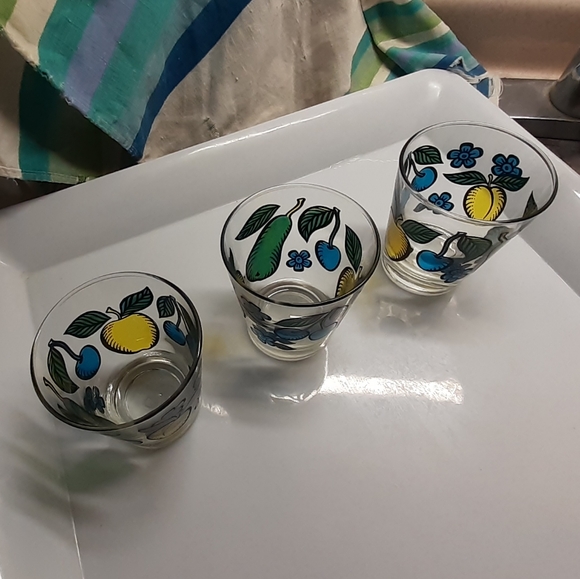 Vintage Fruit Glasses (3) - Picture 8 of 14
